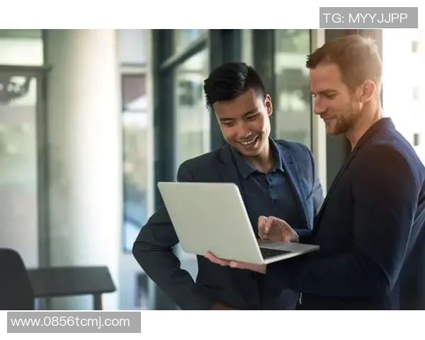 李强独家分享篮球心得与技巧提升之道助你成为场上明星 李强独家分享篮球心得与技巧提升之道助你成为场上明星